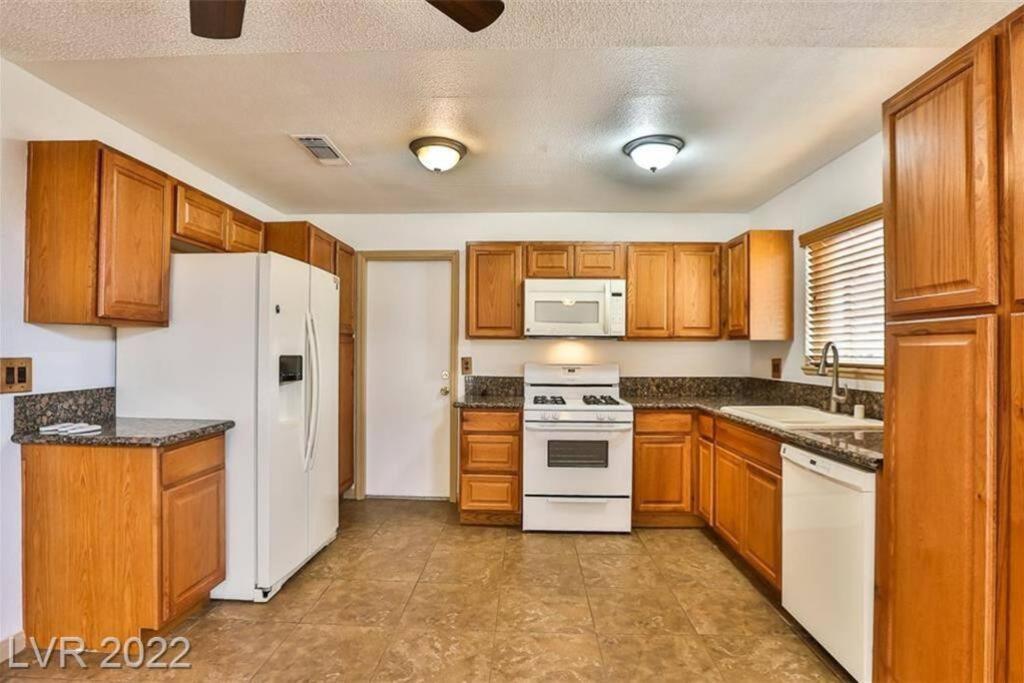 Casa de férias Centrally Located Spacious Vacation Hom 13 M Strip *